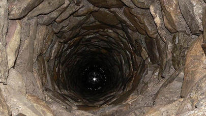 Bakda su quyusundan iki meyit tapıldı