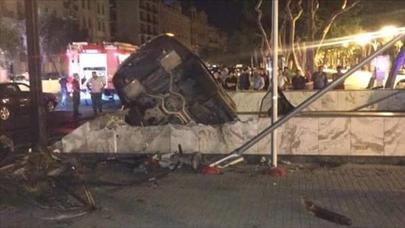 Bakıda yeraltı keçidə aşan “Range Rover”ə 8 minlik "CƏRİMƏ KƏSİLDİ" – FOTOLAR