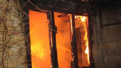 Bakıda FACİƏ: Xəstə evində yanaraq öldü