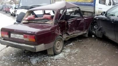 Zərdabda iki minik avtomobili toqquşub, ölən və yaralananlar var