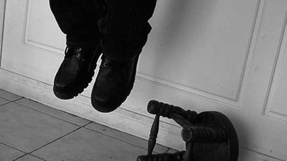 Bakıda 44 yaşlı kişi özünü asdı