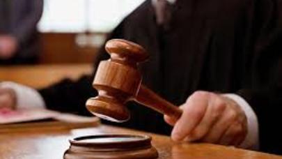 Məşhur yazıçının oğlu məhkəmə qarşısında