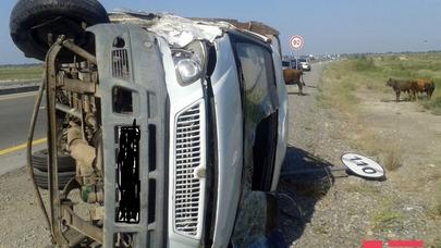 Göyçayda yük avtomobili aşıb: ağır yaralılar var