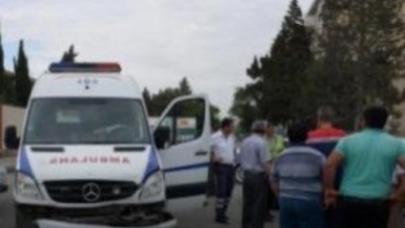 Təcili yardım maşını "Jiquli" ilə toqquşdu: 3 yaralı