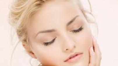 Yanaqlardakı yağları əridən maskalar